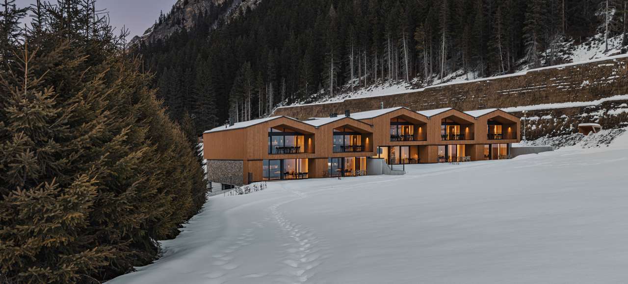 1_pitz-alpin_header_chalet-winter